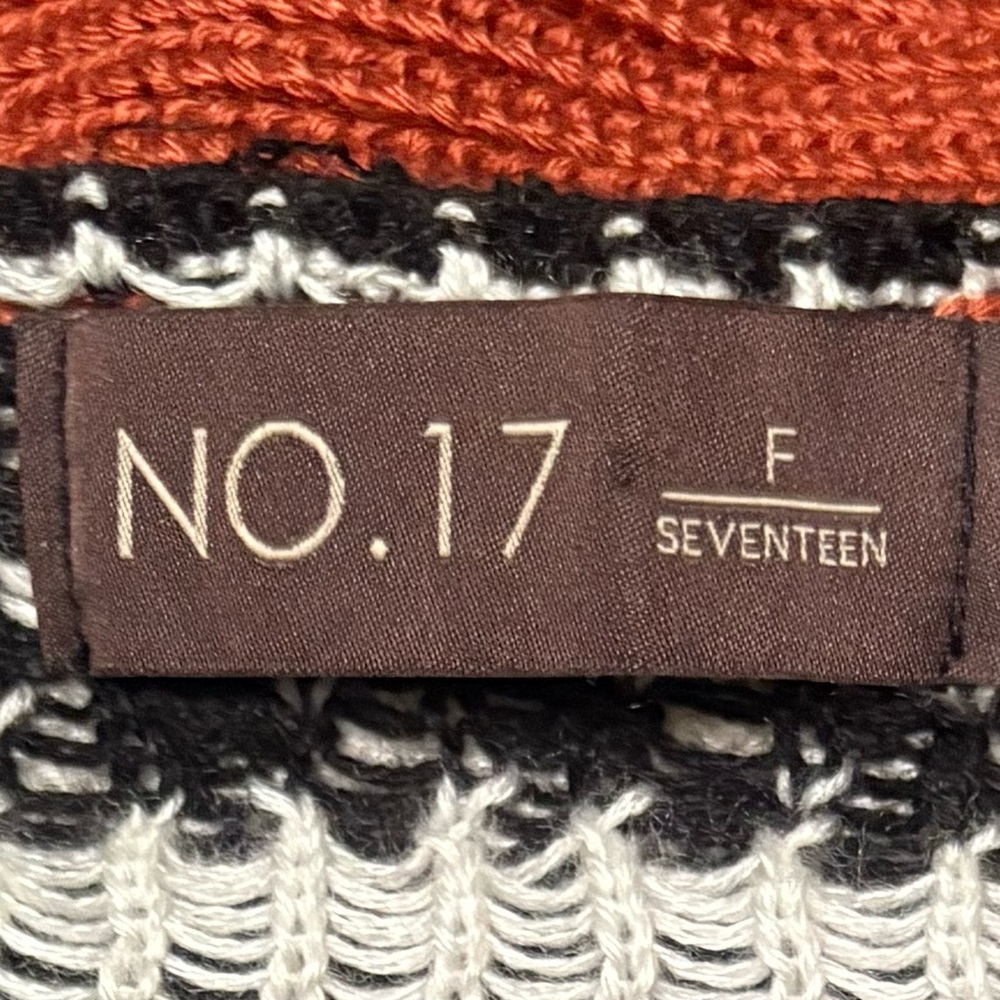 No. 17 Cardigan Skull Pattern Forearm Sleeve Single Buckle Closure Boxy Oversize - Picture 7 of 14